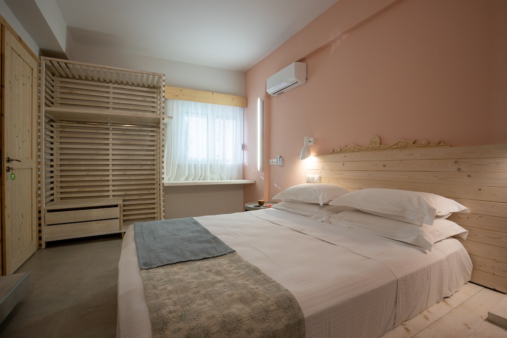 Kouros Exclusive Suites - Adults Only — Hotel rooms in Faliraki, South Aegean