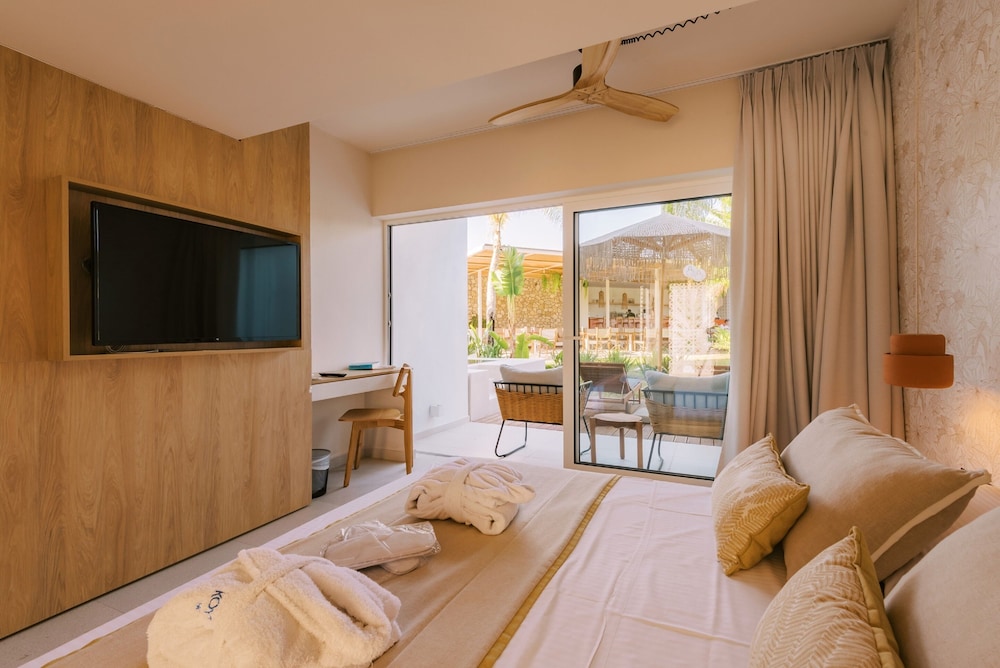 Kouros Exclusive Suites - Adults Only — Hotel rooms in Faliraki, South Aegean