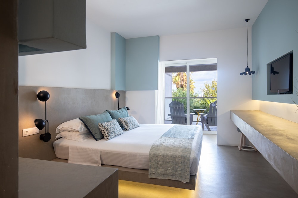 Kouros Exclusive Suites - Adults Only — Hotel rooms in Faliraki, South Aegean