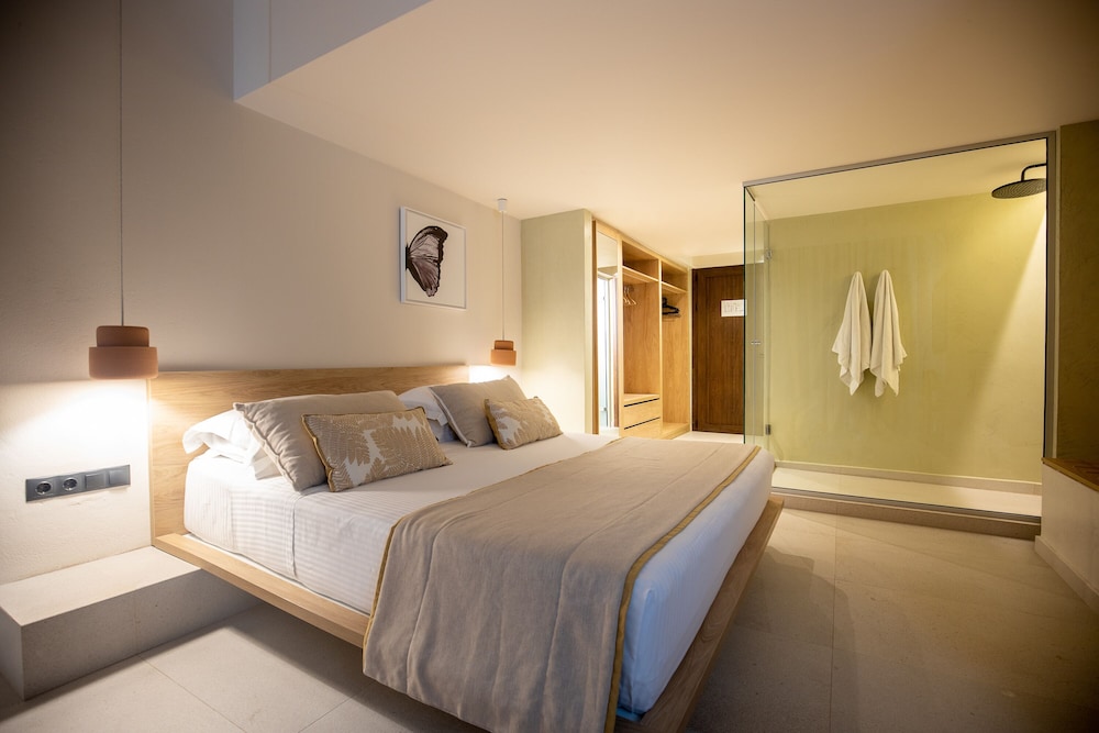 Kouros Exclusive Suites - Adults Only — Hotel rooms in Faliraki, South Aegean