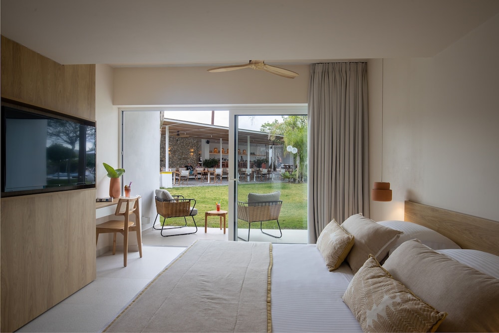 Kouros Exclusive Suites - Adults Only — Hotel rooms in Faliraki, South Aegean