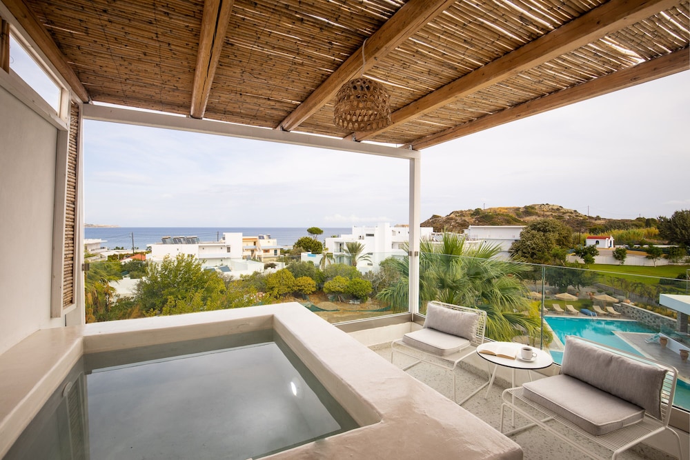 Kouros Exclusive Suites - Adults Only — Hotel rooms in Faliraki, South Aegean