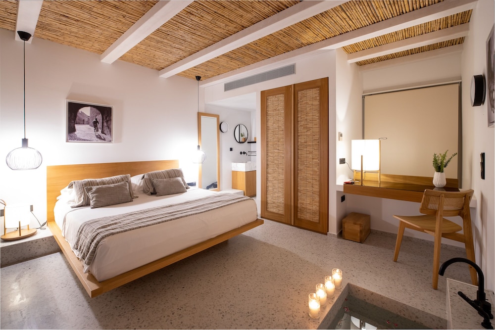 Kouros Exclusive Suites - Adults Only — Hotel rooms in Faliraki, South Aegean