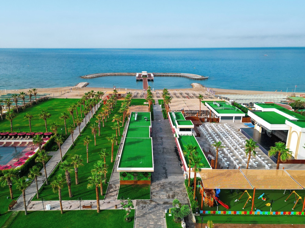 SERENITY QUEEN HOTEL — Beach in Alanya