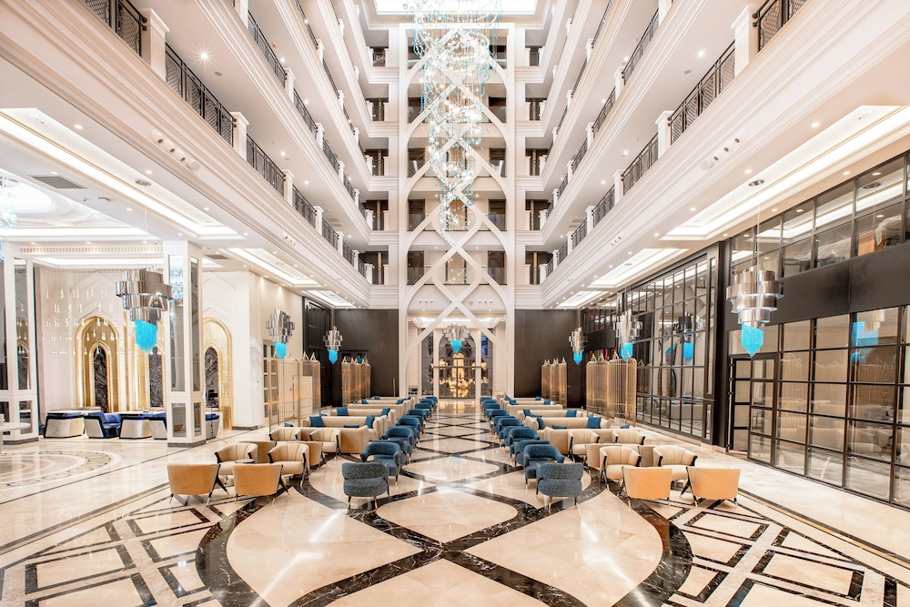 SERENITY QUEEN HOTEL — Hotel building in Alanya