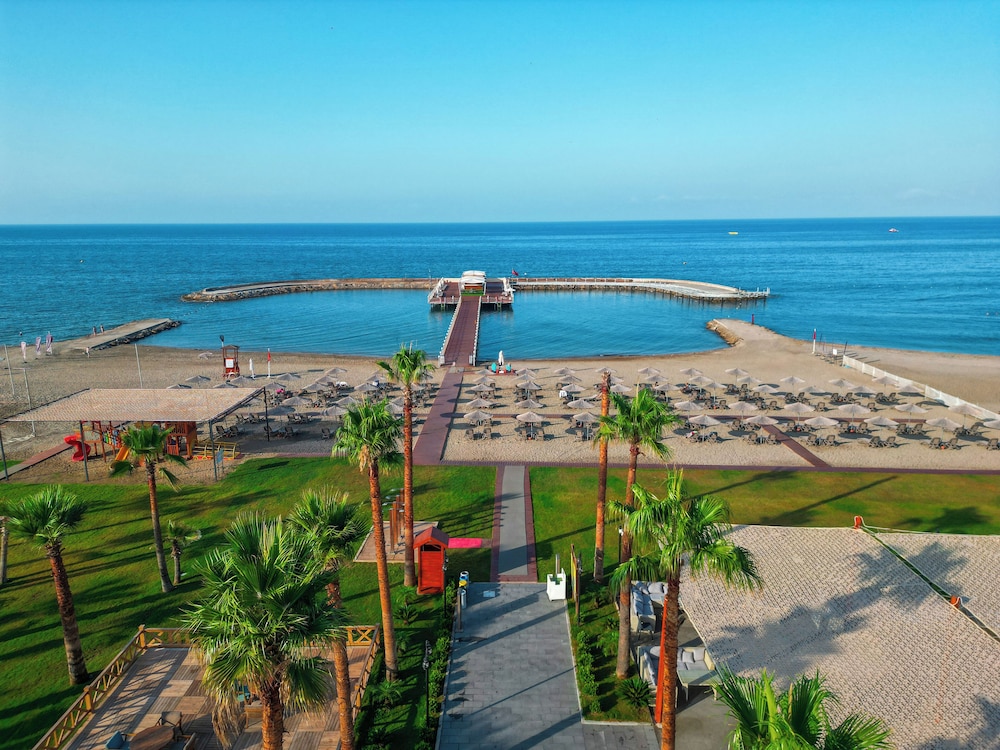 SERENITY QUEEN HOTEL — Beach in Alanya