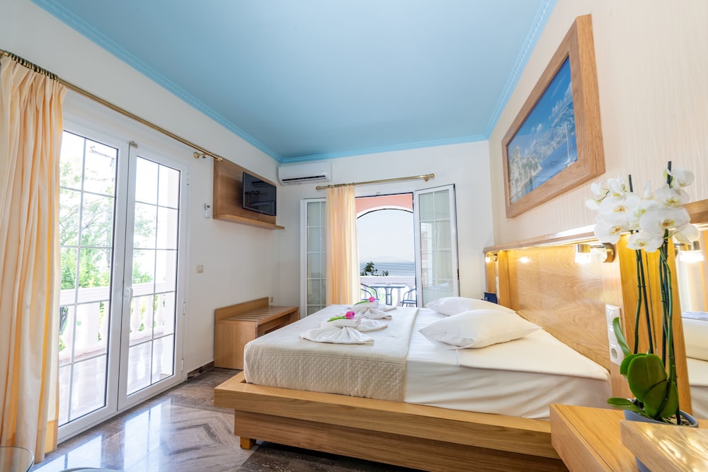 Lido Corfu Sun Hotel — Hotel rooms in Benitses, Ionian Islands