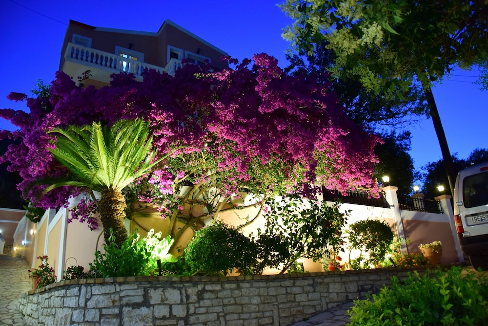 Lido Corfu Sun Hotel — Hotel building in Benitses, Ionian Islands