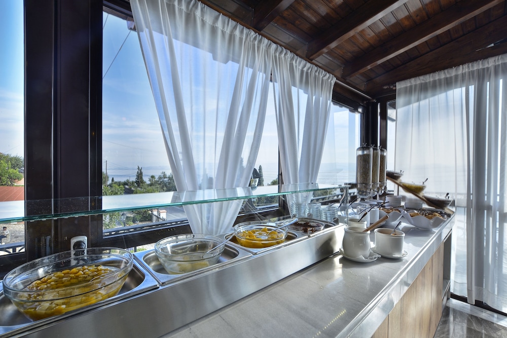 Lido Corfu Sun Hotel — Restaurant & bars in Benitses, Ionian Islands