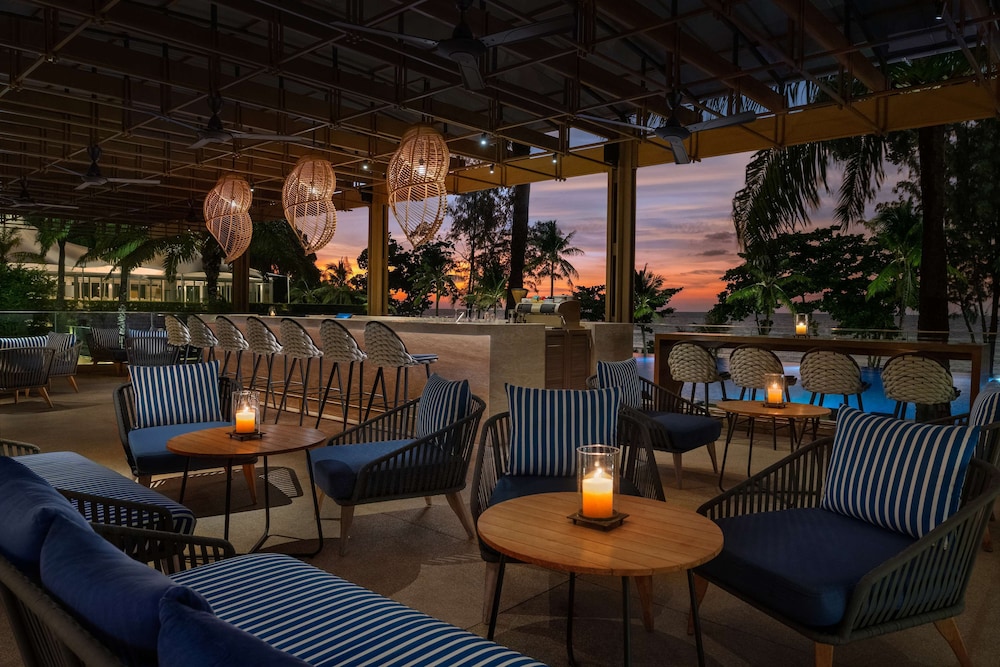 Hyatt Regency Phuket Resort — Restaurant & bars in Kamala, Phuket Province