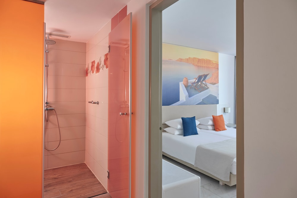 Epsilon Hotel Apartments — Hotel rooms in Faliraki, South Aegean