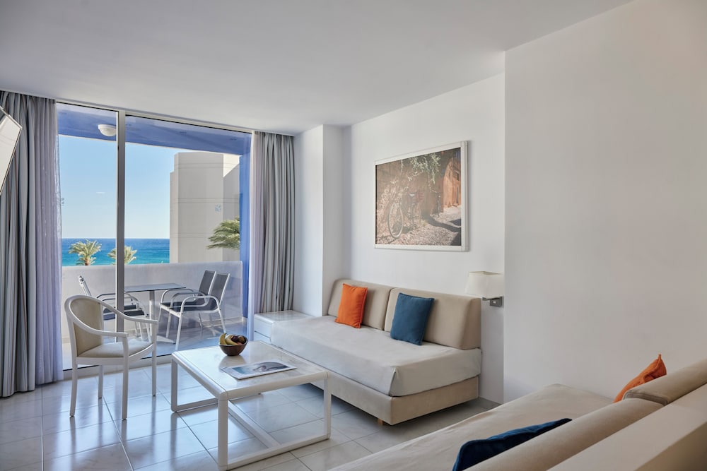 Epsilon Hotel Apartments — Hotel rooms in Faliraki, South Aegean
