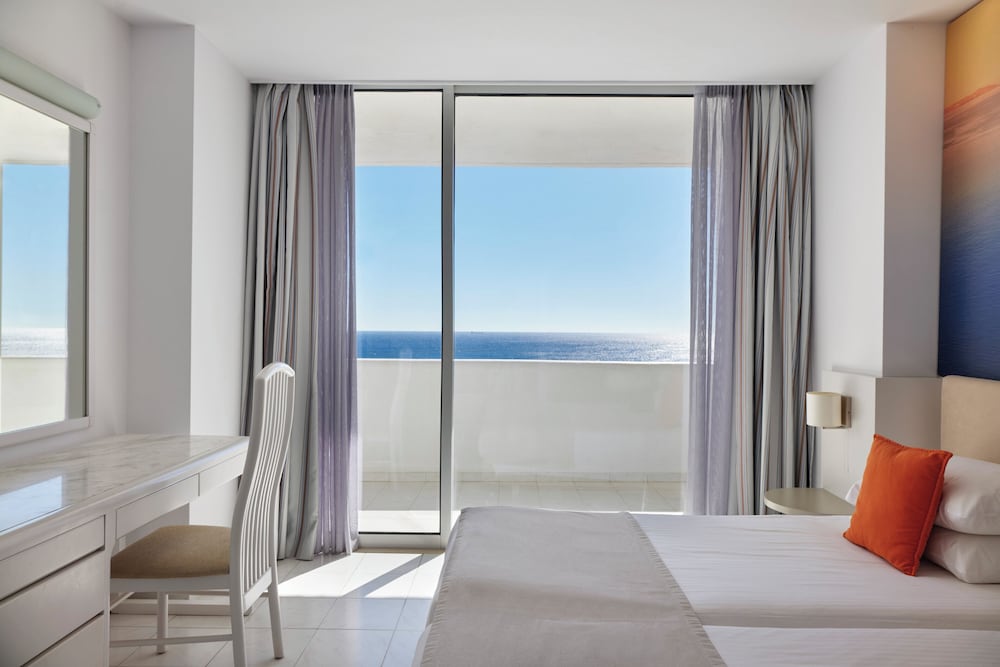 Epsilon Hotel Apartments — Hotel rooms in Faliraki, South Aegean