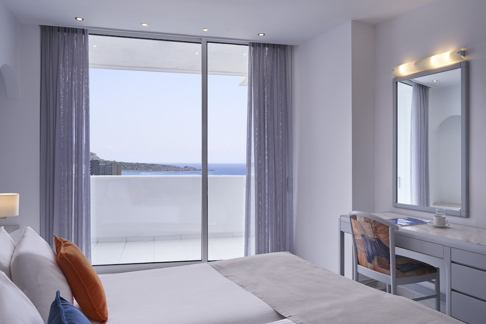 Epsilon Hotel Apartments — Hotel rooms in Faliraki, South Aegean