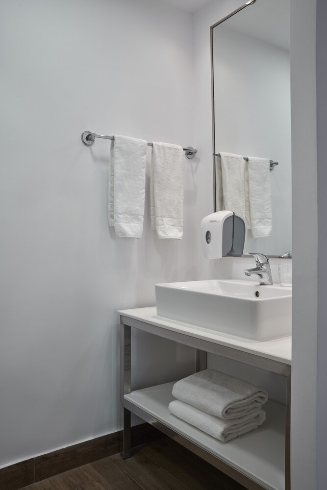 Epsilon Hotel Apartments — Hotel rooms in Faliraki, South Aegean