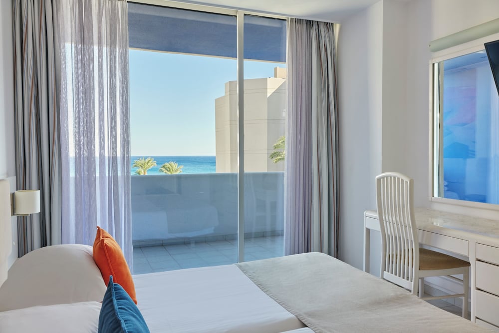 Epsilon Hotel Apartments — Hotel rooms in Faliraki, South Aegean