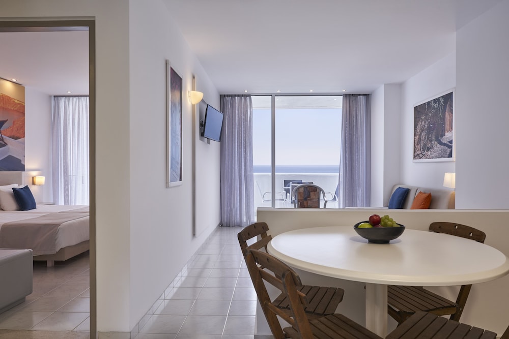 Epsilon Hotel Apartments — Hotel rooms in Faliraki, South Aegean