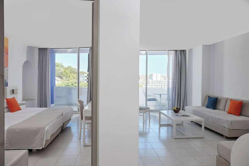 Epsilon Hotel Apartments — Hotel rooms in Faliraki, South Aegean