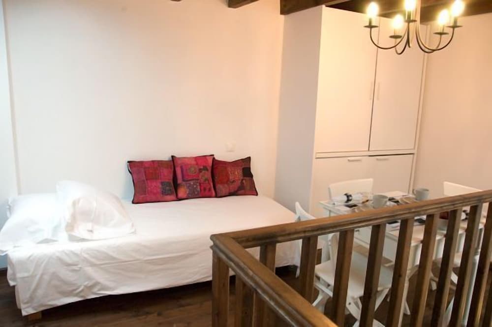 Domus Studios — Hotel rooms in Rhodes Town, South Aegean