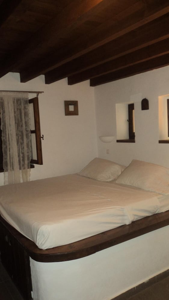 Domus Studios — Hotel rooms in Rhodes Town, South Aegean