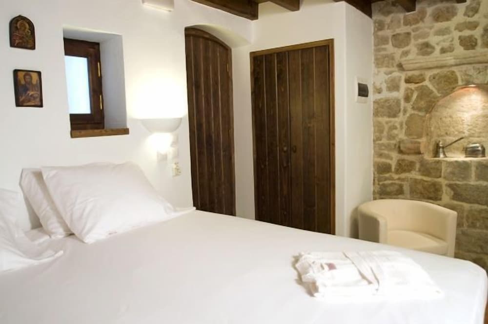 Domus Studios — Hotel rooms in Rhodes Town, South Aegean