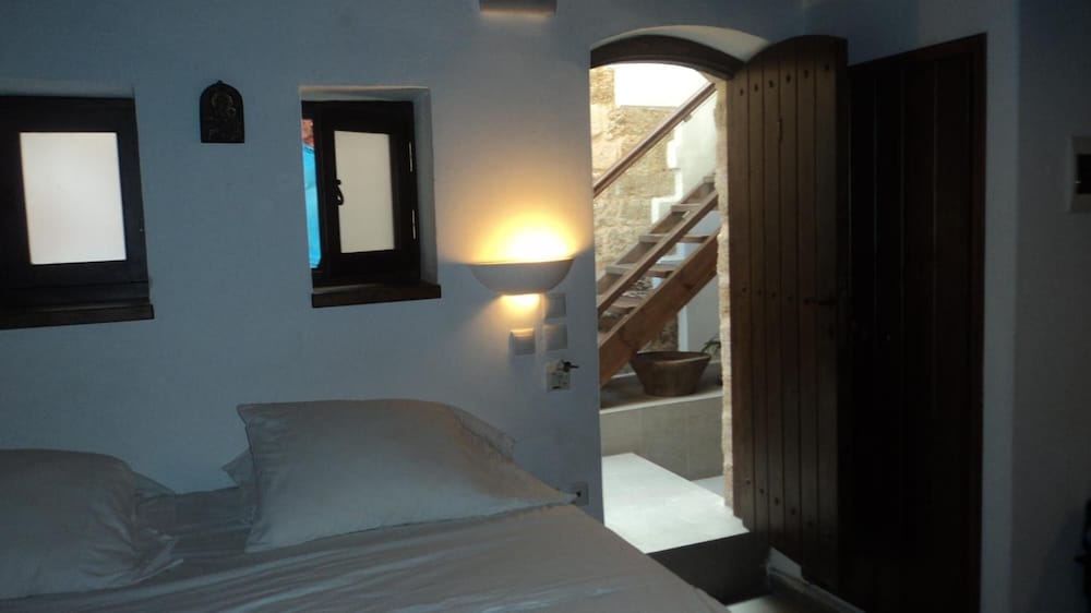 Domus Studios — Hotel rooms in Rhodes Town, South Aegean