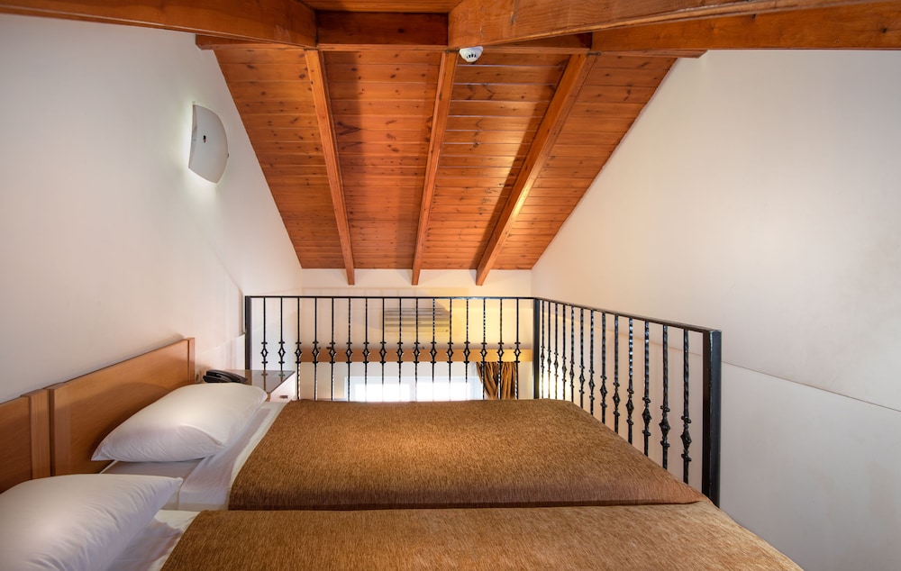 Sunday Hotel — Hotel rooms in Ialyssos, South Aegean