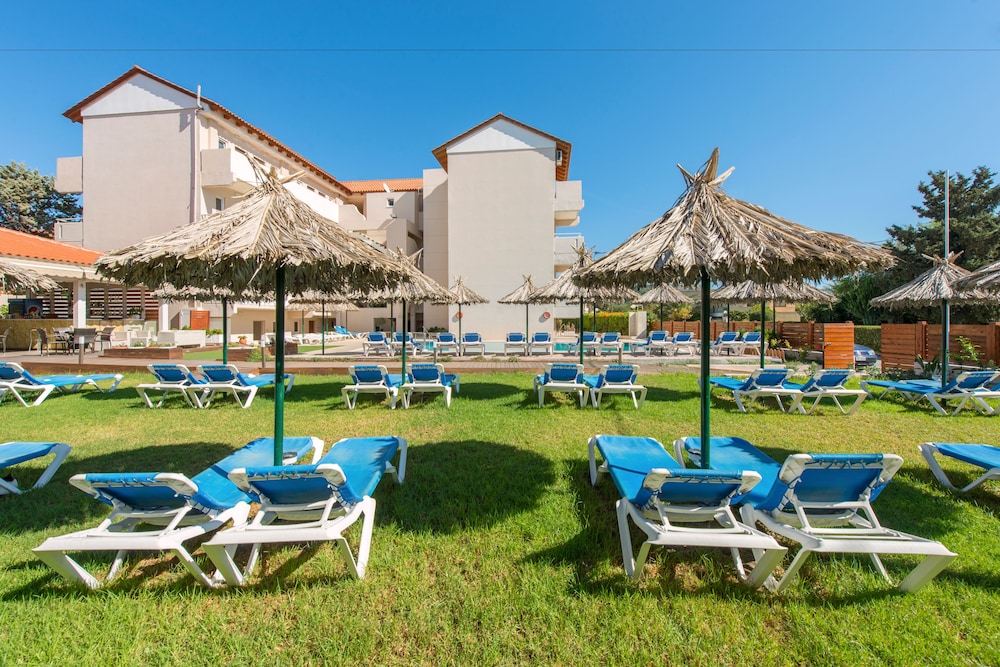Sunday Hotel — Hotel building in Ialyssos, South Aegean