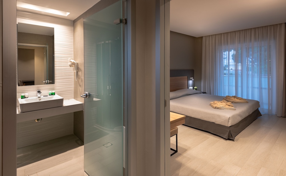 Sunday Hotel — Hotel rooms in Ialyssos, South Aegean