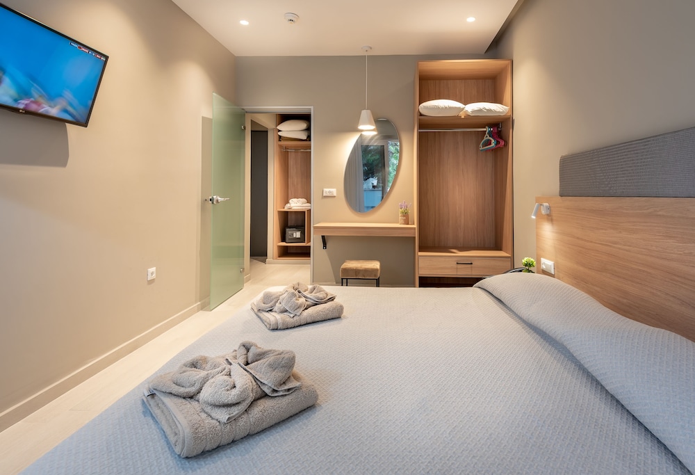 Sunday Hotel — Hotel rooms in Ialyssos, South Aegean