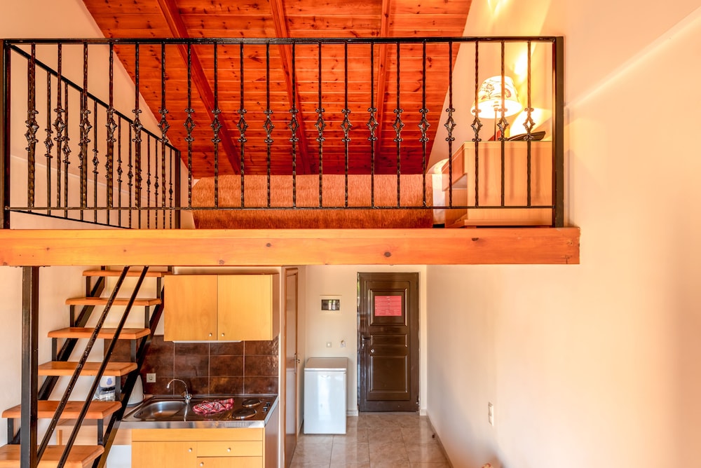 Sunday Hotel — Hotel rooms in Ialyssos, South Aegean