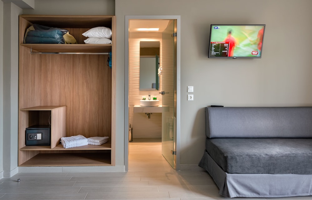 Sunday Hotel — Hotel rooms in Ialyssos, South Aegean