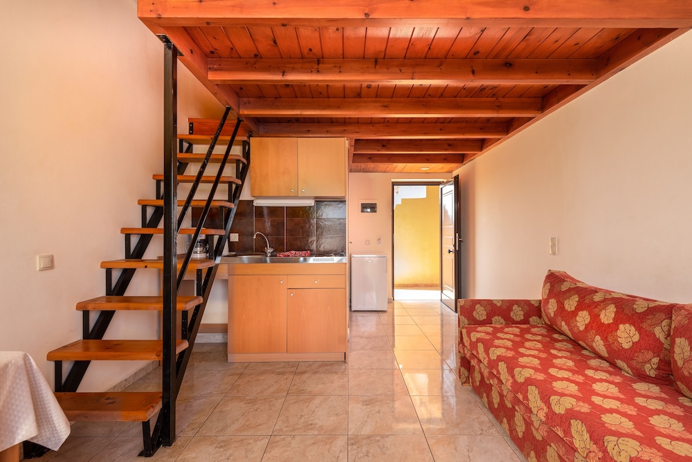 Sunday Hotel — Hotel rooms in Ialyssos, South Aegean