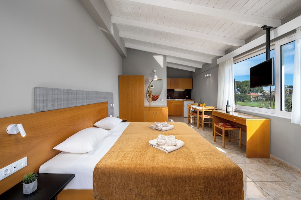 Sunday Hotel — Hotel rooms in Ialyssos, South Aegean