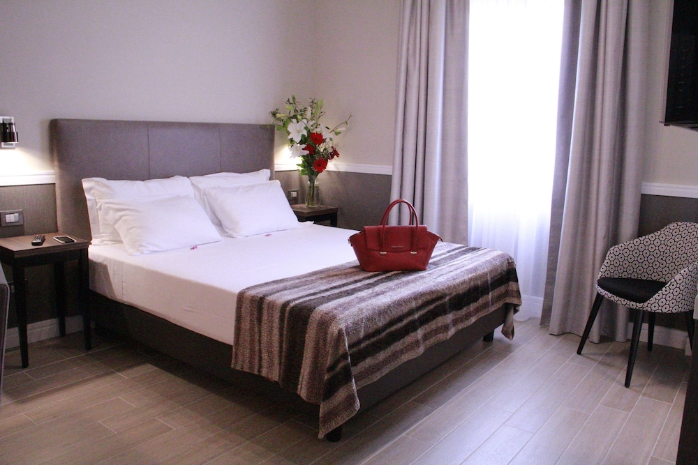 Fragrance Hotel St. Peter — Hotel rooms in Rome, Lazio
