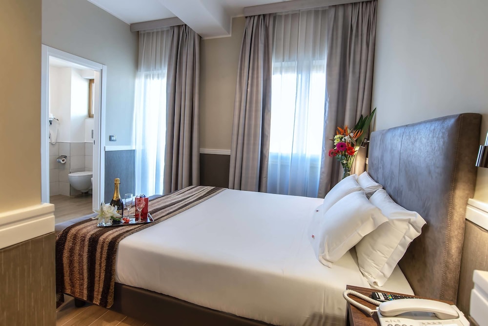 Fragrance Hotel St. Peter — Hotel rooms in Rome, Lazio