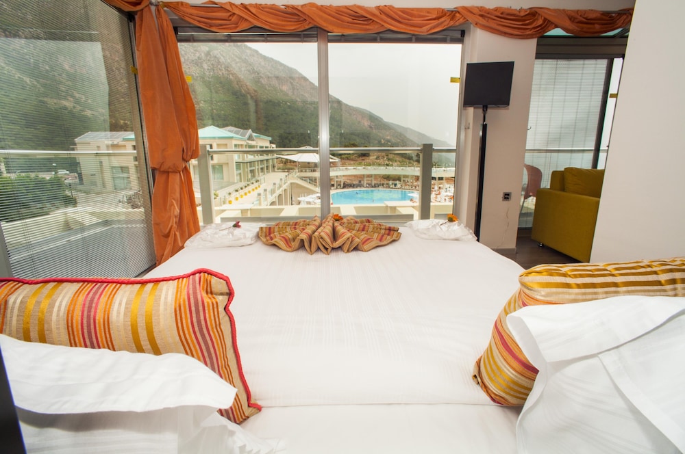 Orka Sunlife Resort hotel and Aquapark — Hotel rooms in Fethiye, Mugla