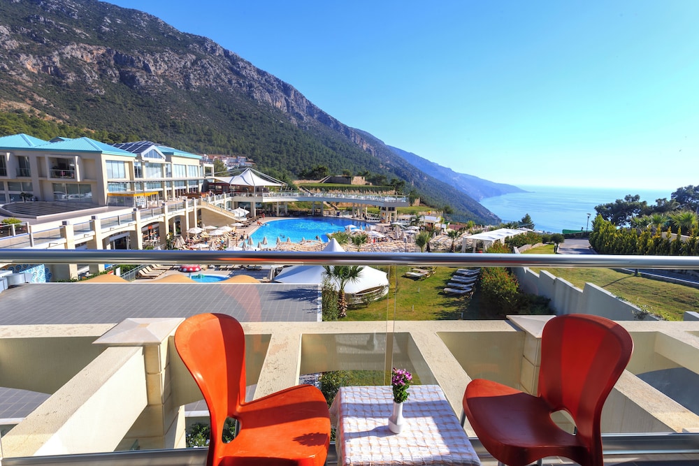 Orka Sunlife Resort hotel and Aquapark — Swimming pool in Fethiye, Mugla