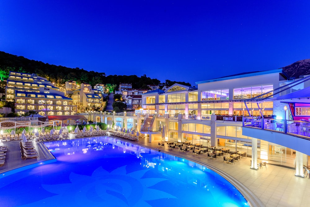Orka Sunlife Resort hotel and Aquapark — Hotel building in Fethiye, Mugla