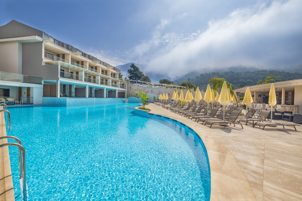 Orka Sunlife Resort hotel and Aquapark — Swimming pool in Fethiye, Mugla