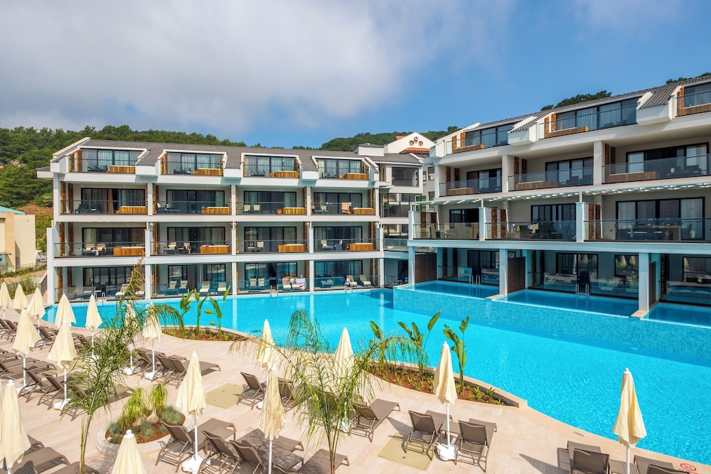 Orka Sunlife Resort hotel and Aquapark — Swimming pool in Fethiye, Mugla