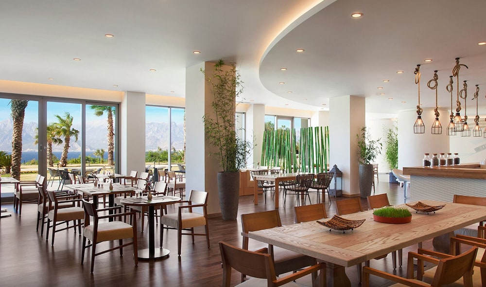 Akra V - Access to Akra Antalya — Restaurant & bars in Antalya