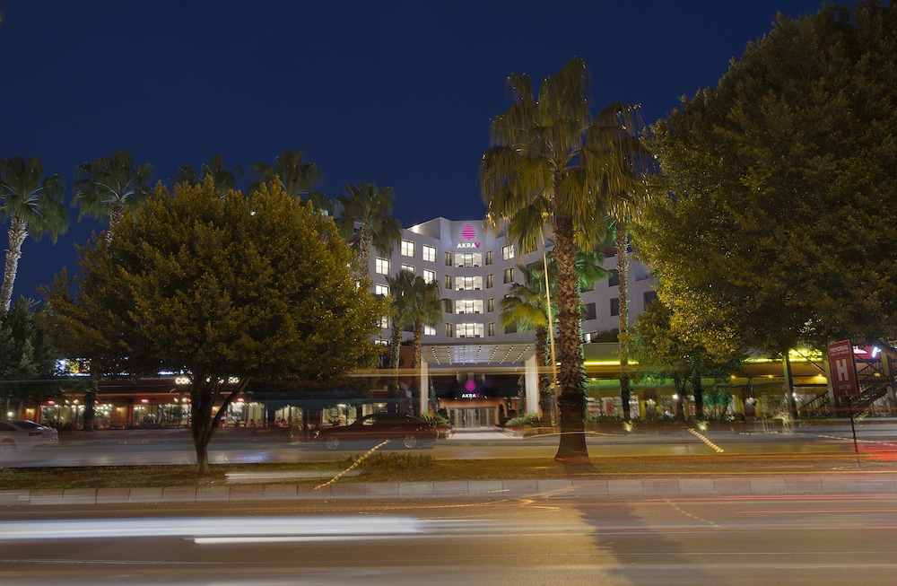 Akra V - Access to Akra Antalya — Hotel building in Antalya
