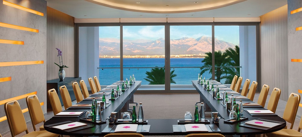 Akra V - Access to Akra Antalya — Hotel building in Antalya