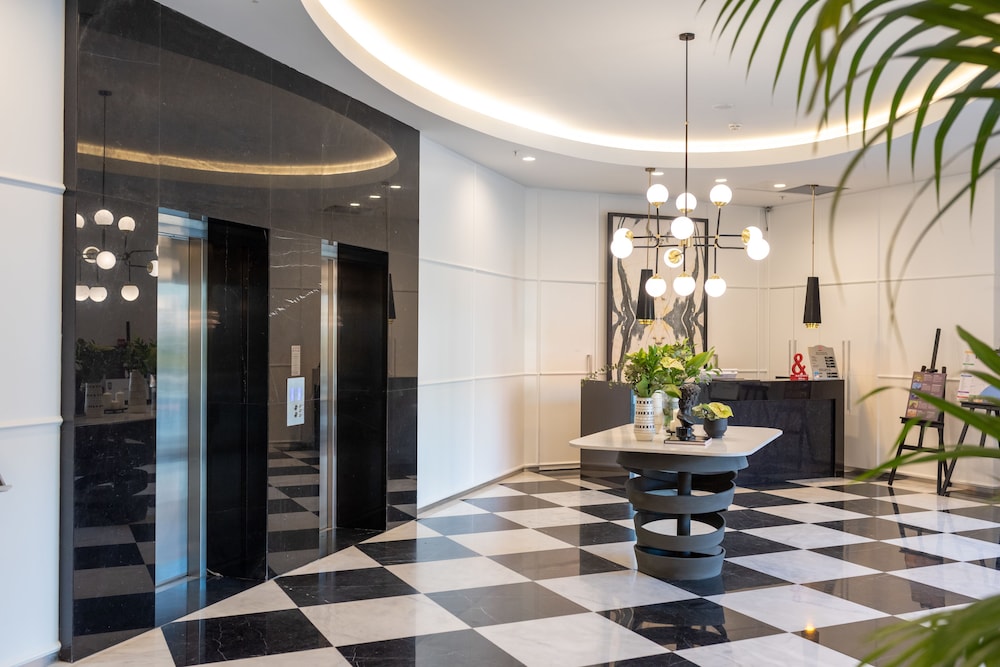 Akra V - Access to Akra Antalya — Hotel building in Antalya