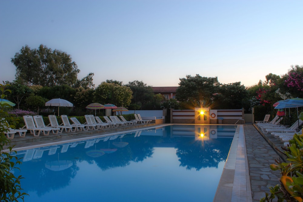 Nireas Resort Corfu — Swimming pool in Acharavi, Ionian Islands