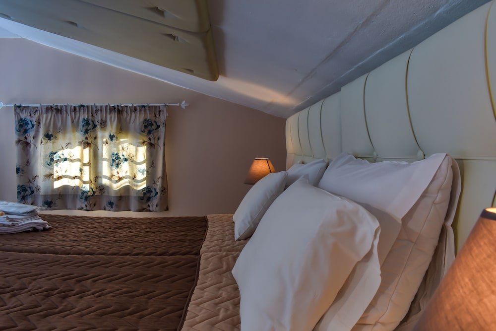 Govino Bay — Hotel rooms in Gouvia, Ionian Islands