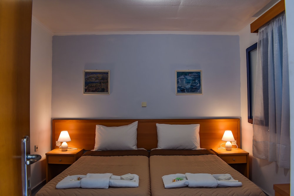 Govino Bay — Hotel rooms in Gouvia, Ionian Islands