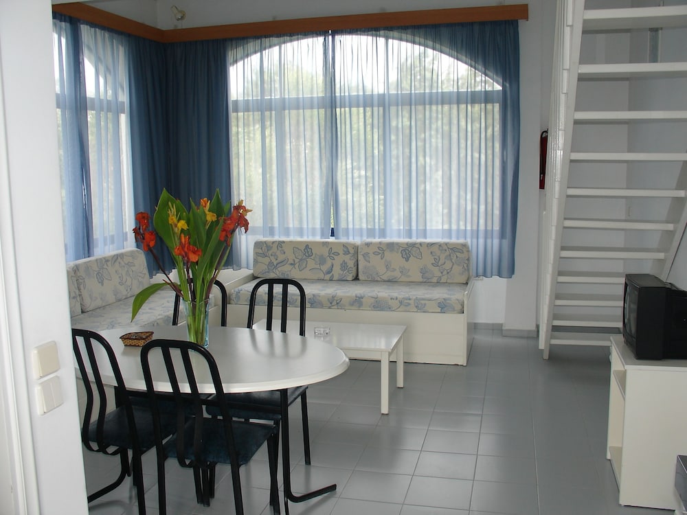 Govino Bay — Hotel rooms in Gouvia, Ionian Islands
