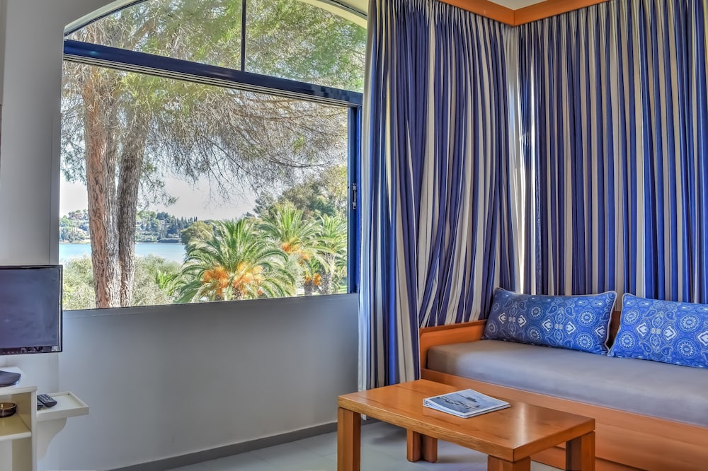 Govino Bay — Hotel rooms in Gouvia, Ionian Islands